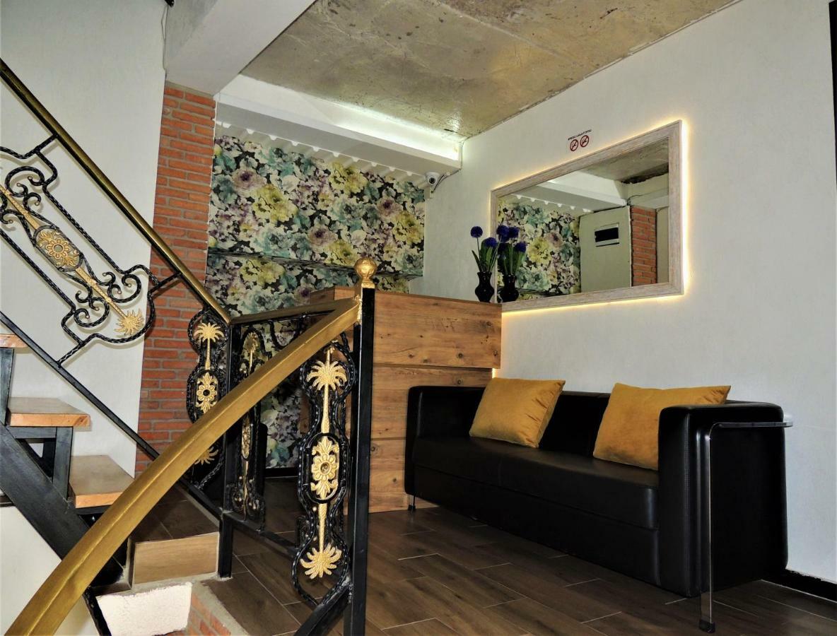 Hotel Sunny Tiflis Exterior foto